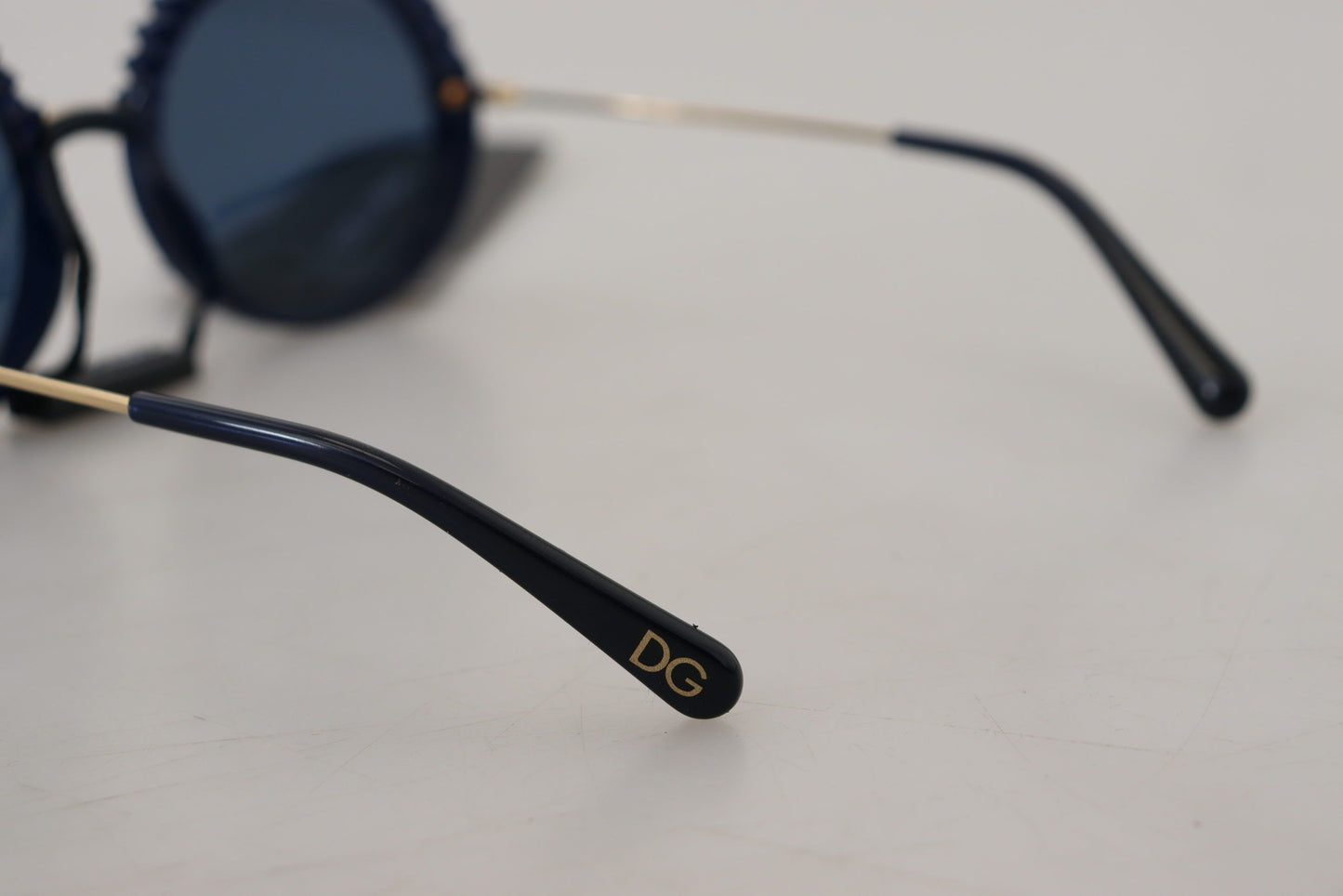 Elegant Navy-Gold Round Sunglasses