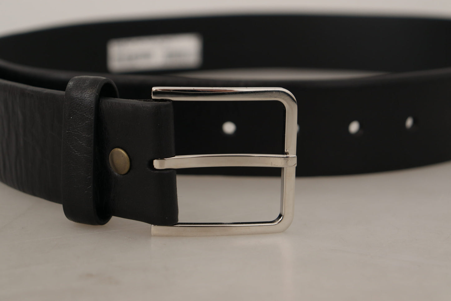 Elegant Black Leather Belt - Timeless Accessory