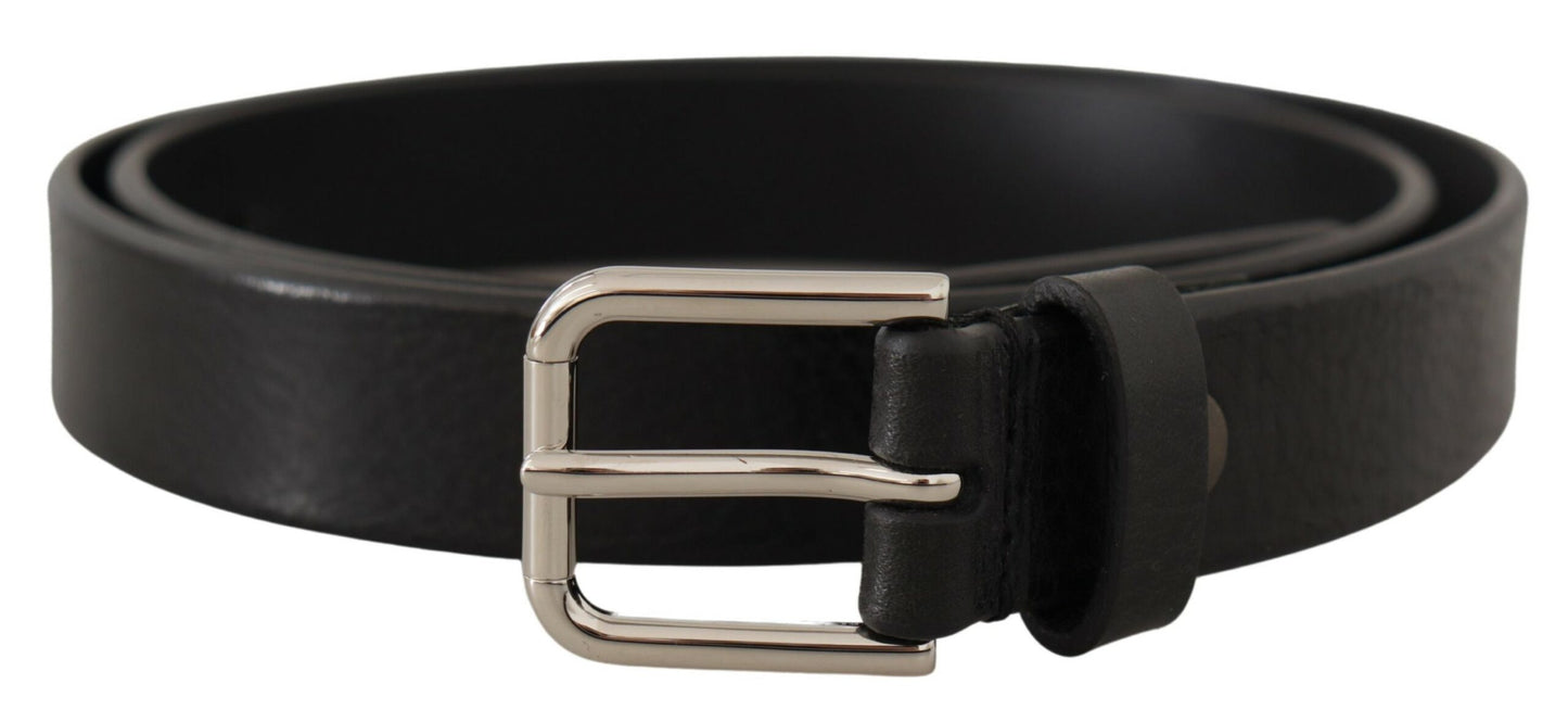 Elegant Leather Belt with Metal Buckle Closure