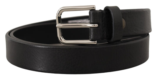 Elegant Leather Belt with Metal Buckle Closure