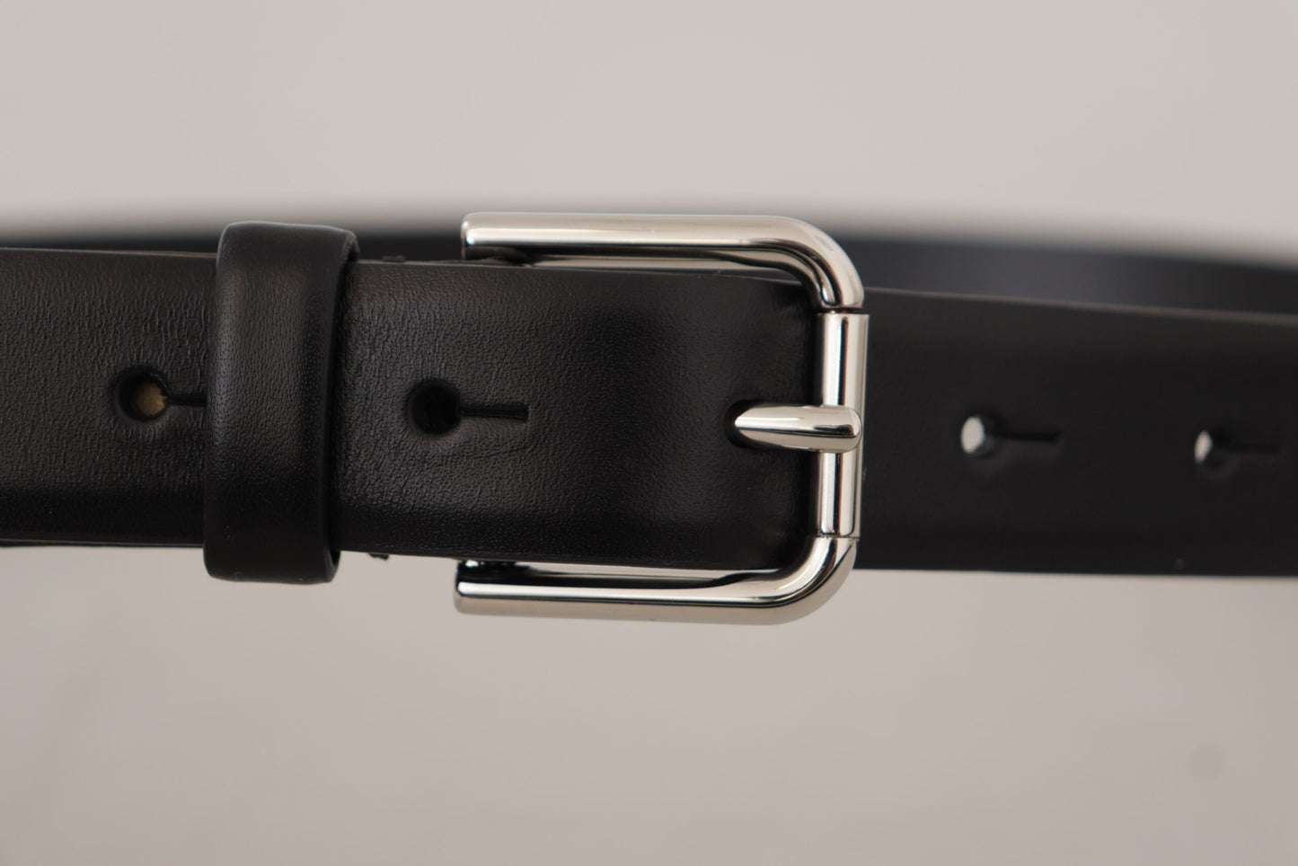 Elegant Black Leather Belt with Metal Buckle