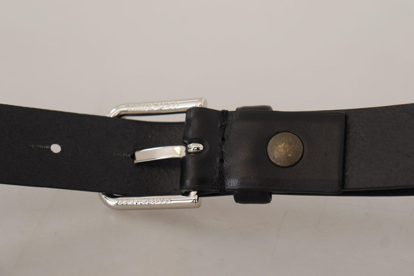 Elegant Black Leather Belt with Metal Buckle