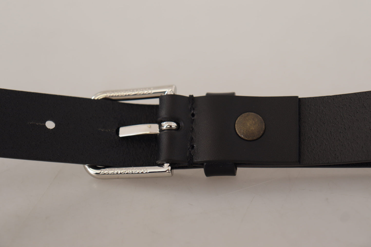 Elegant Black Leather Belt with Metal Buckle