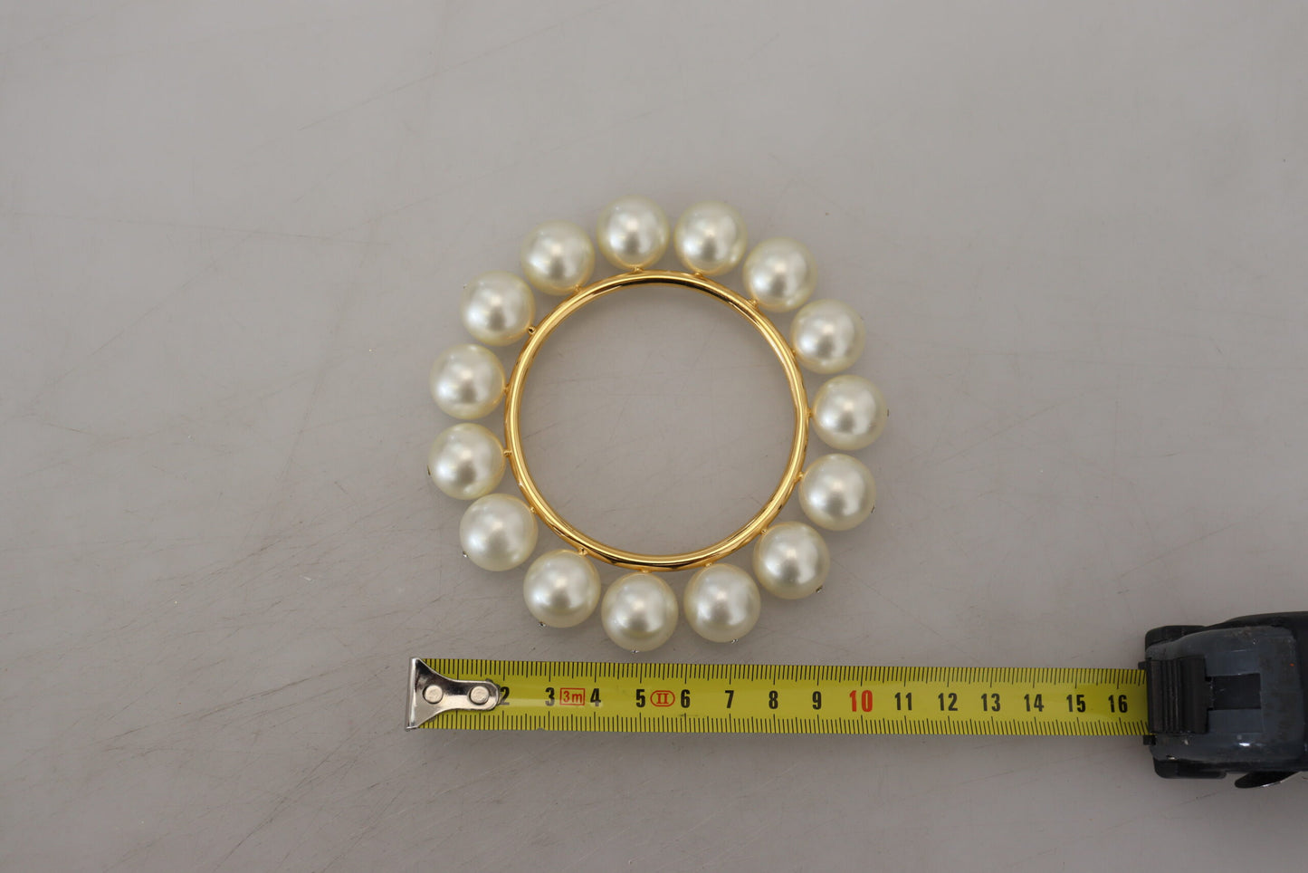 Chic Gold-Tone Faux Pearl Bangle