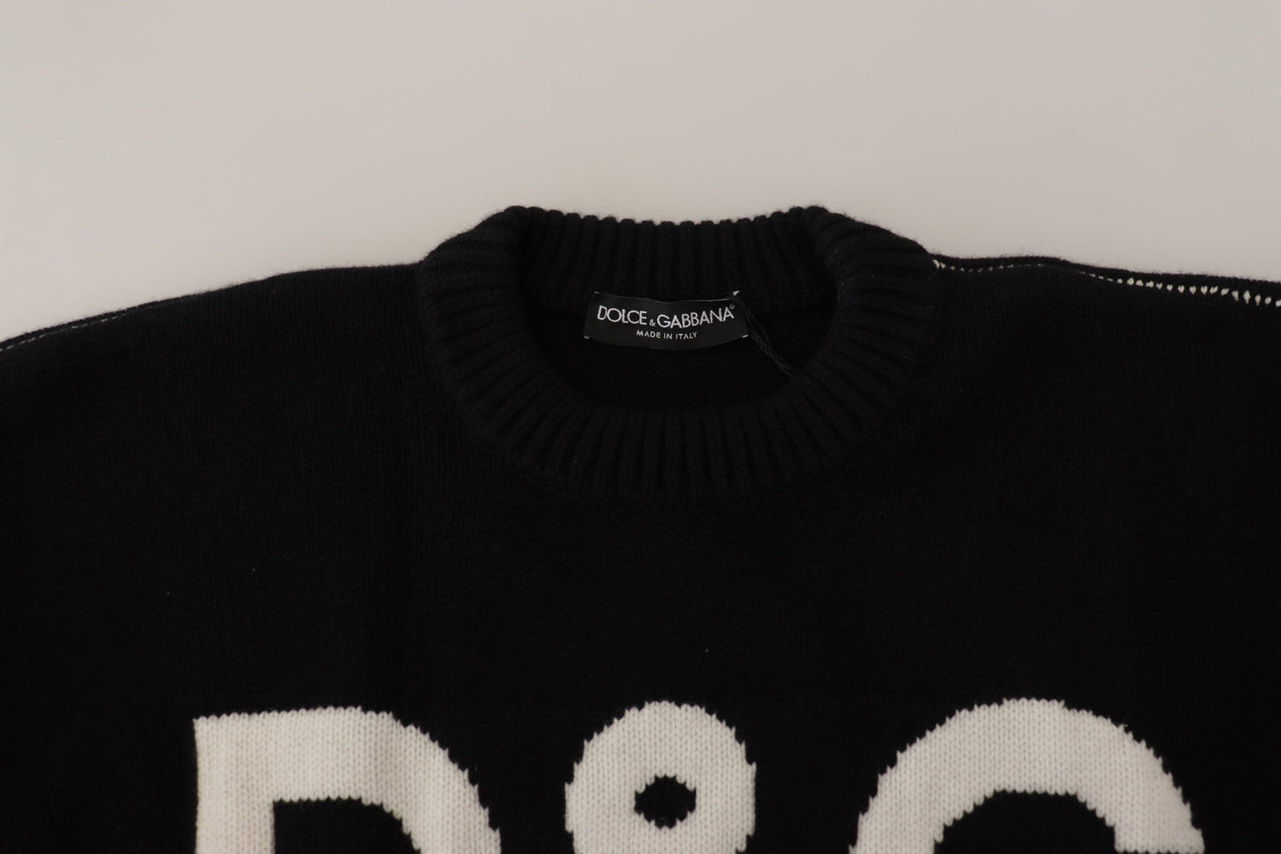 Elegant Cashmere Pullover with Iconic Detailing