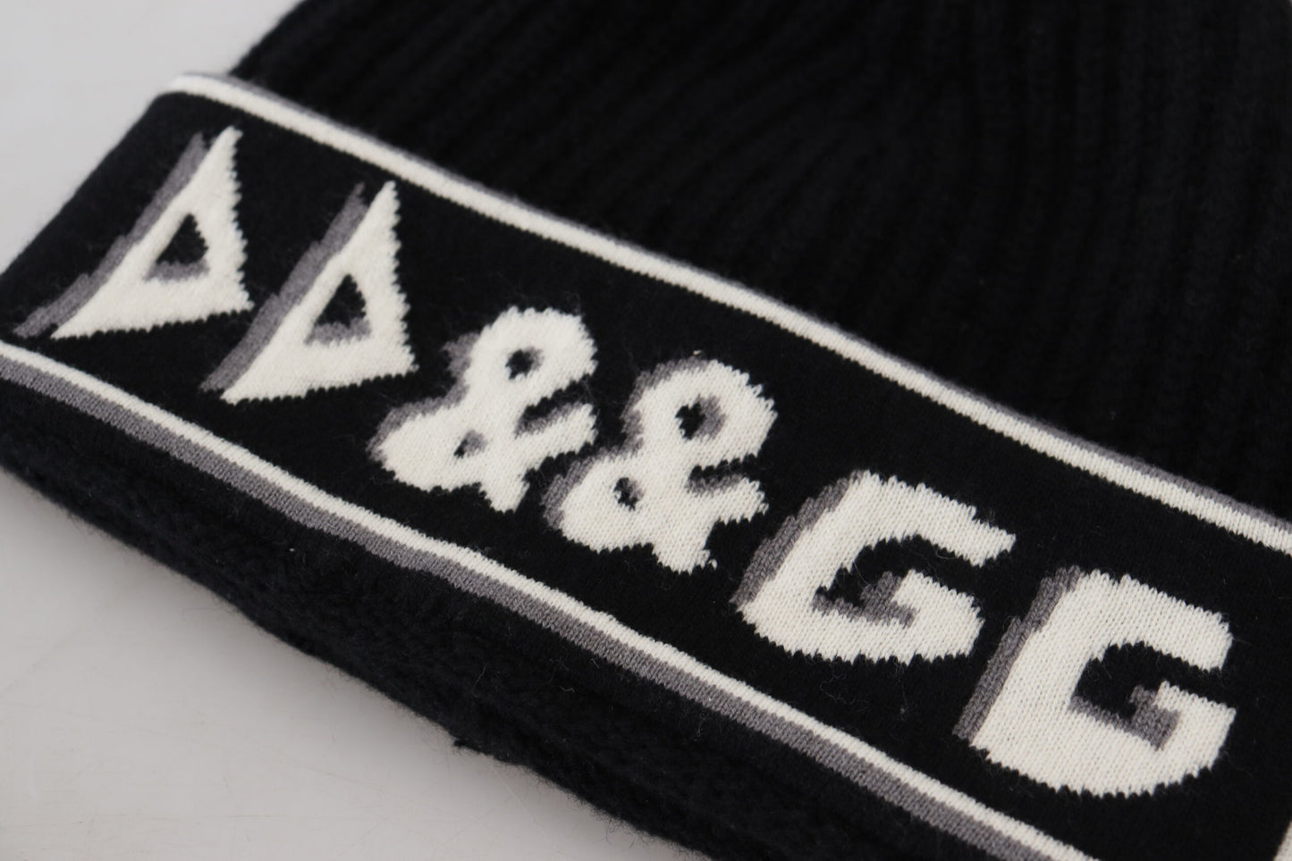 Elegant Cashmere Beanie with Logo Detail