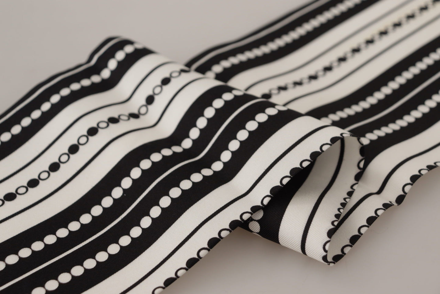 Elegant Silk Men's Scarf Black and White