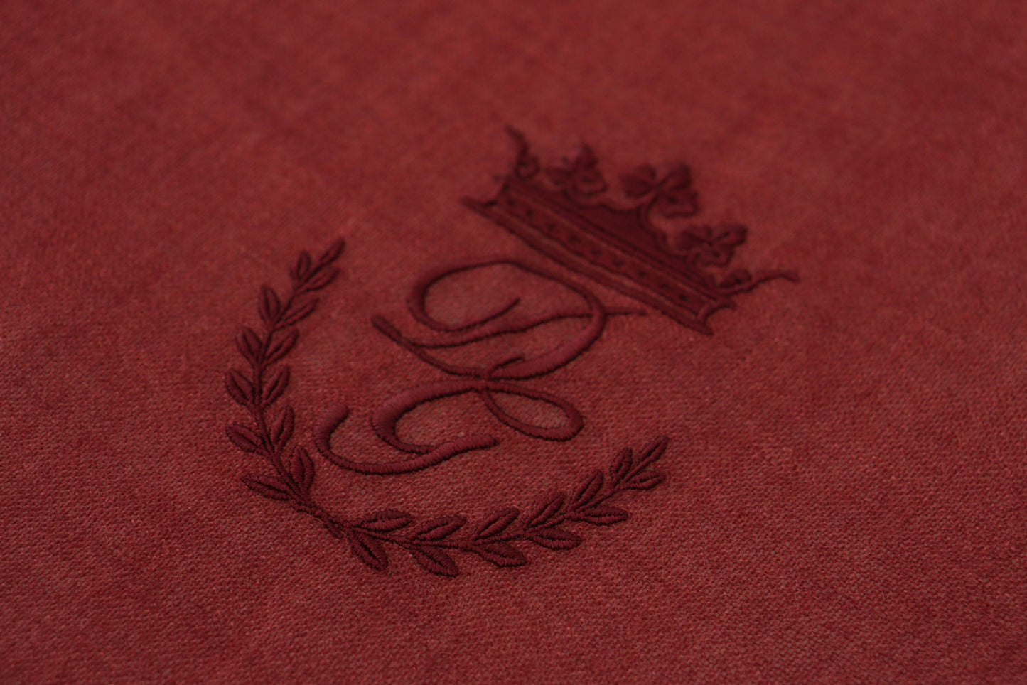 Elegant Red Cashmere-Silk Men's Scarf