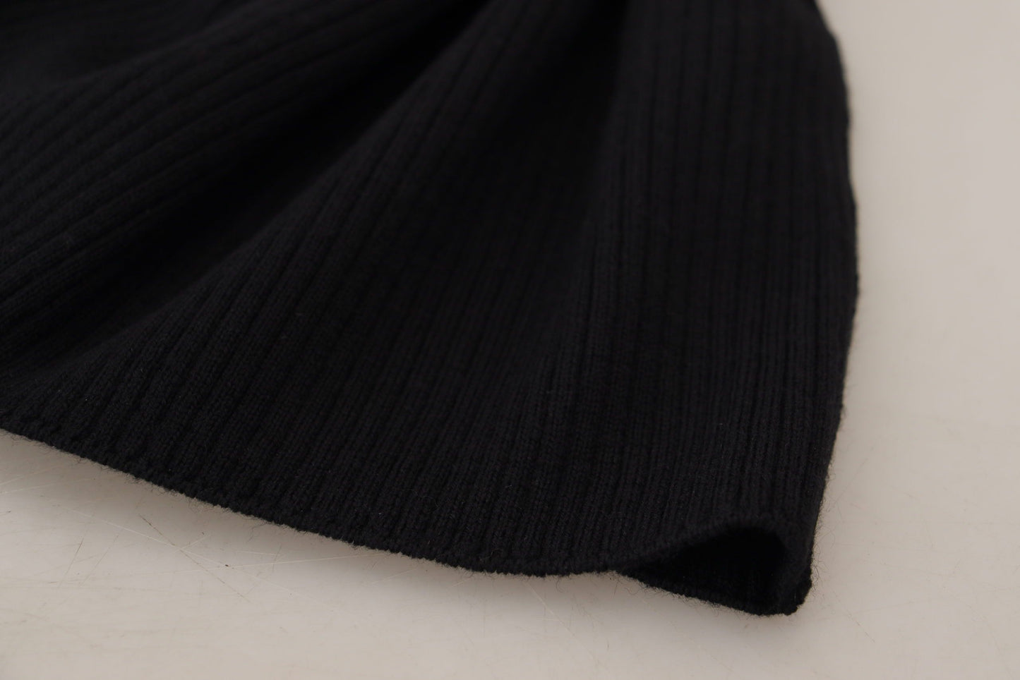 Elegant Black Wool Crewneck Sweater