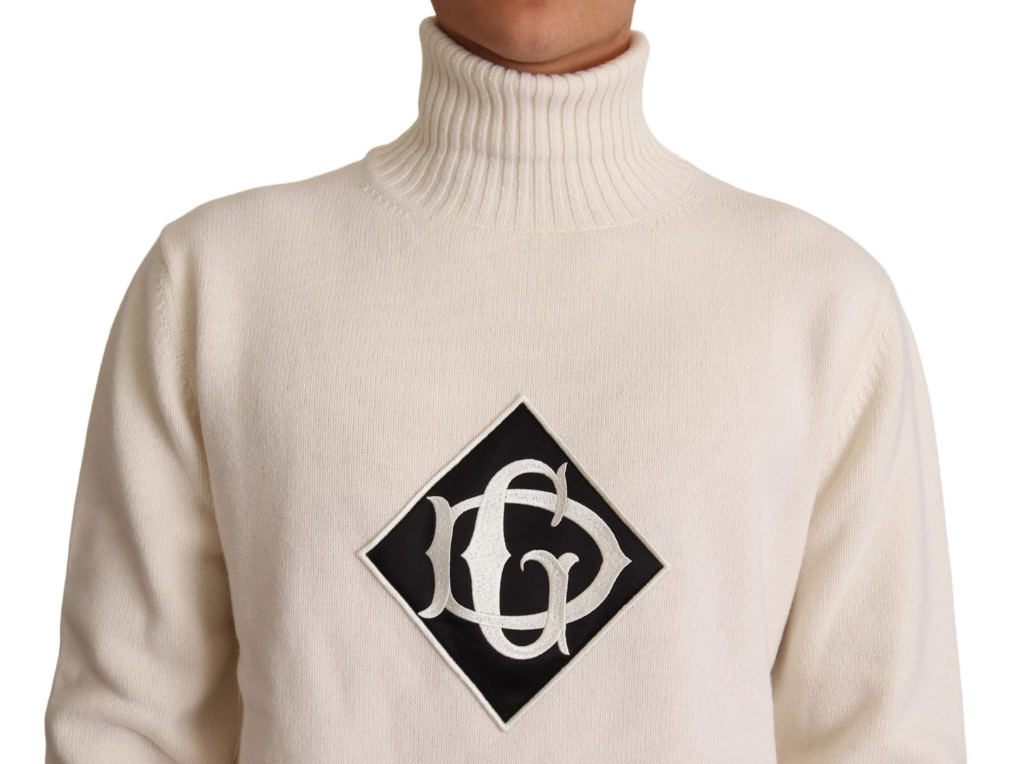 Chic Off-White Turtleneck Wool Sweater