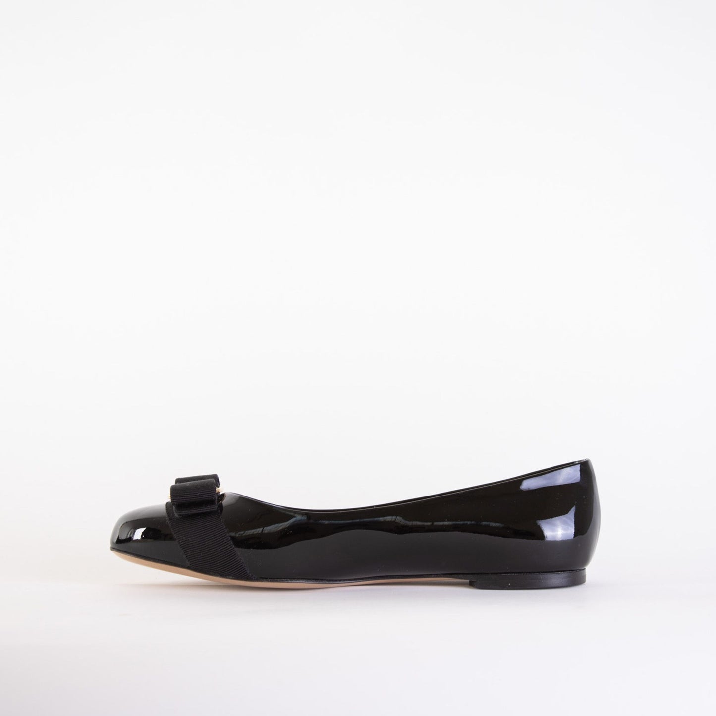 Chic Black Leather Ballerinas