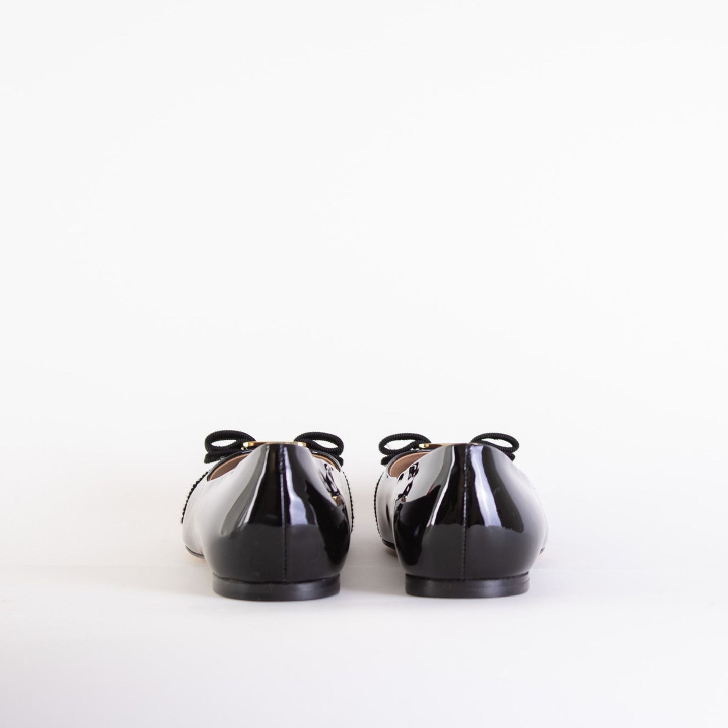 Chic Black Leather Ballerinas