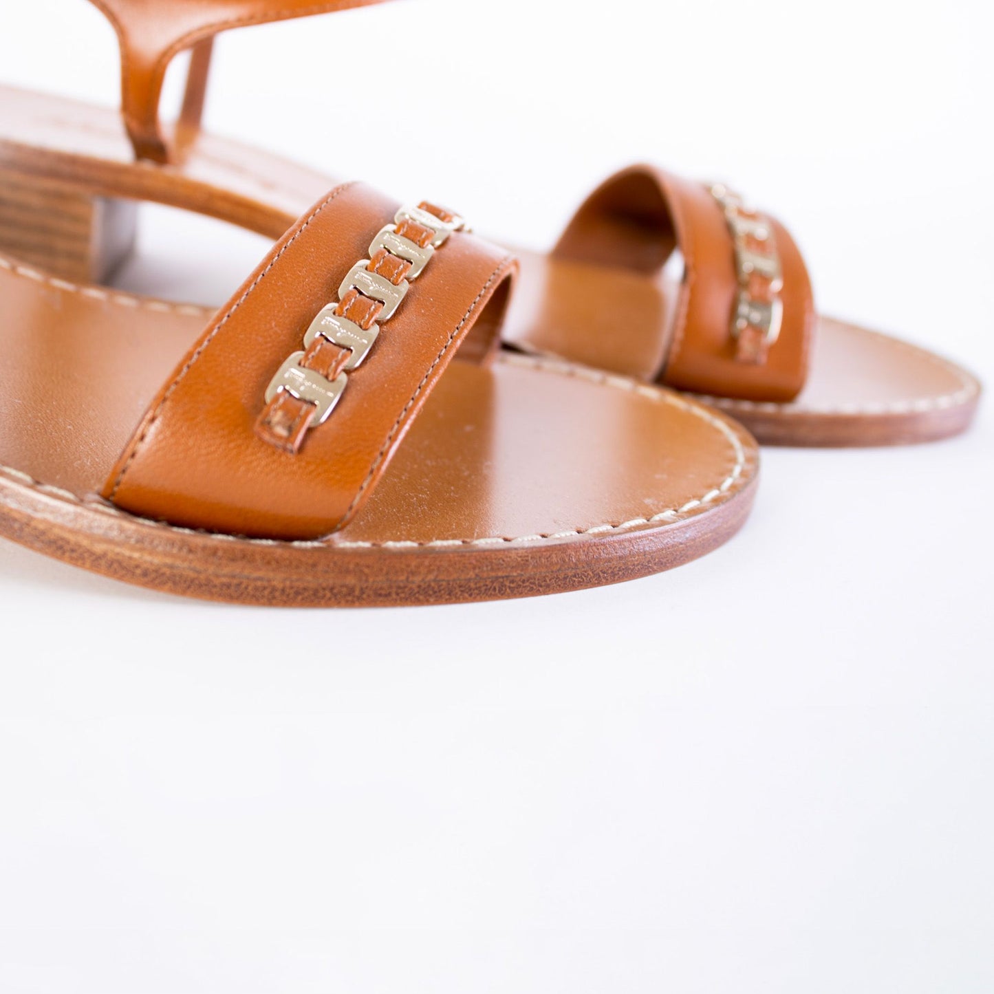 Elegant Tremiti Leather Sandals in Brown