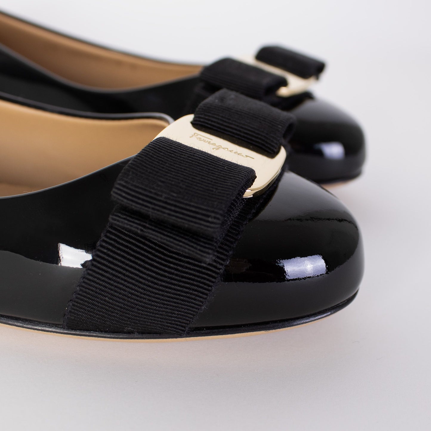 Chic Black Leather Ballerinas