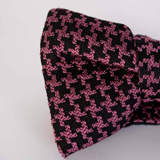 Elegant Houndstooth Silk Bow Tie in Fuxia & Black