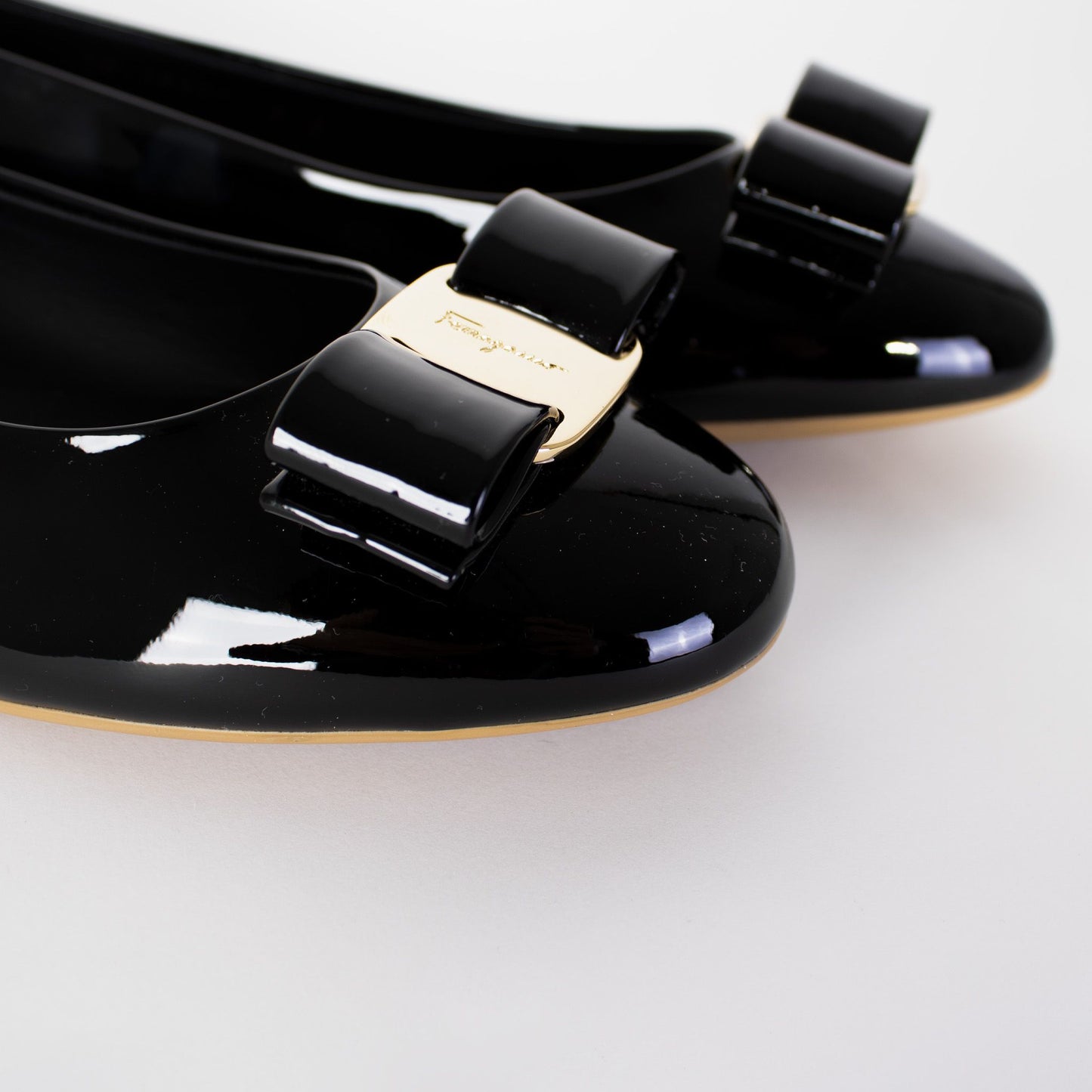 Elegant Black Leather Ballerinas