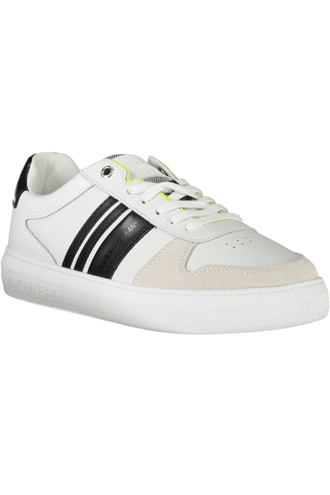 Sleek White Sports Sneakers with Contrasting Accents