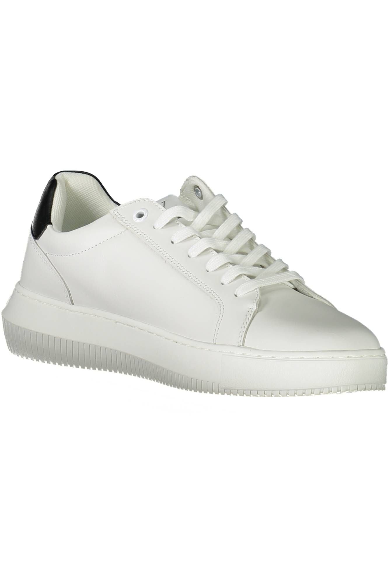 Sleek White Sneakers with Eco-Friendly Flair