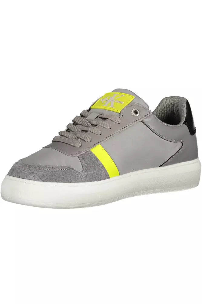 Sleek Gray Sneakers with Bold Details