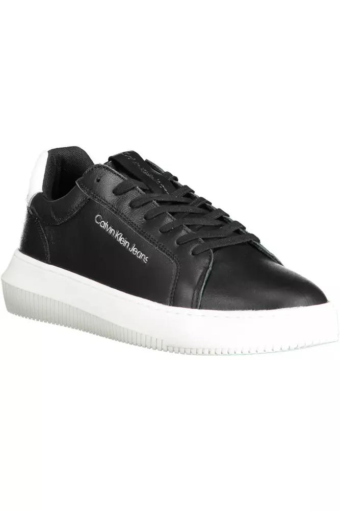 Sleek Black Sporty Sneakers with Contrasting Detail