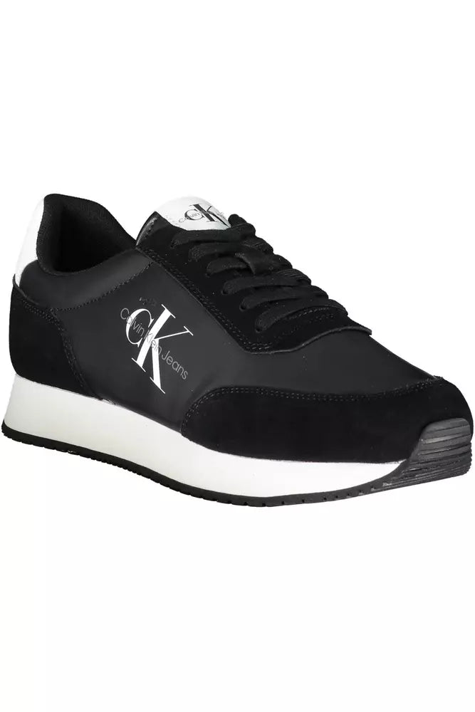 Sleek Black Sports Sneakers with Contrasting Details