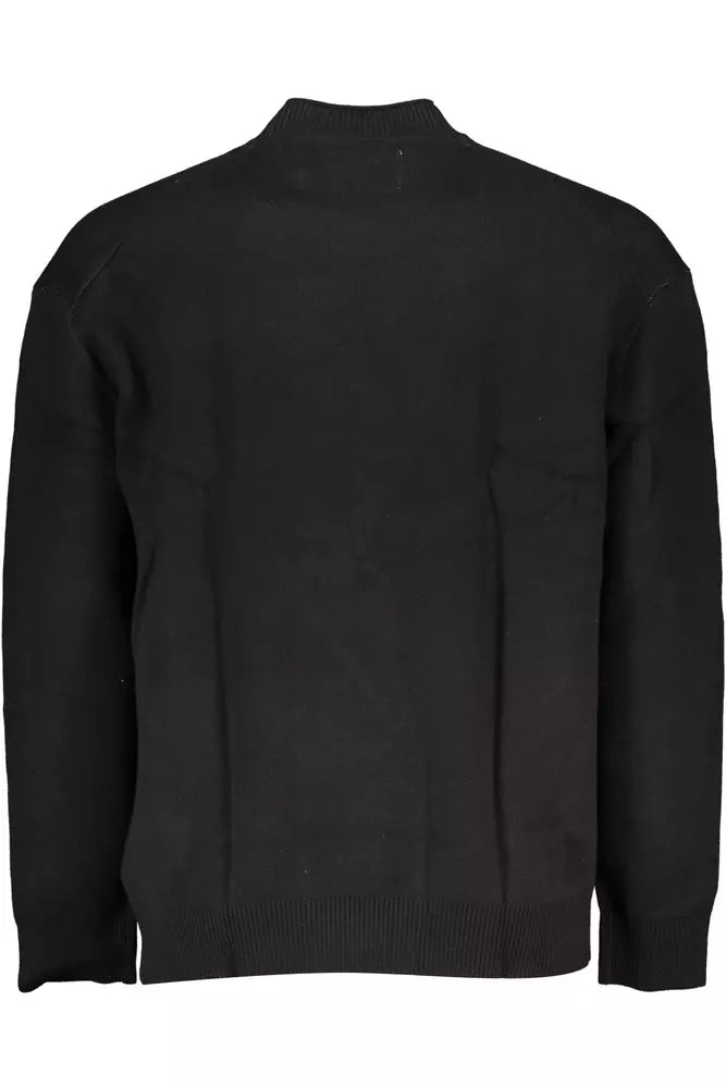 Classic Black Long-Sleeved Crew Neck Shirt