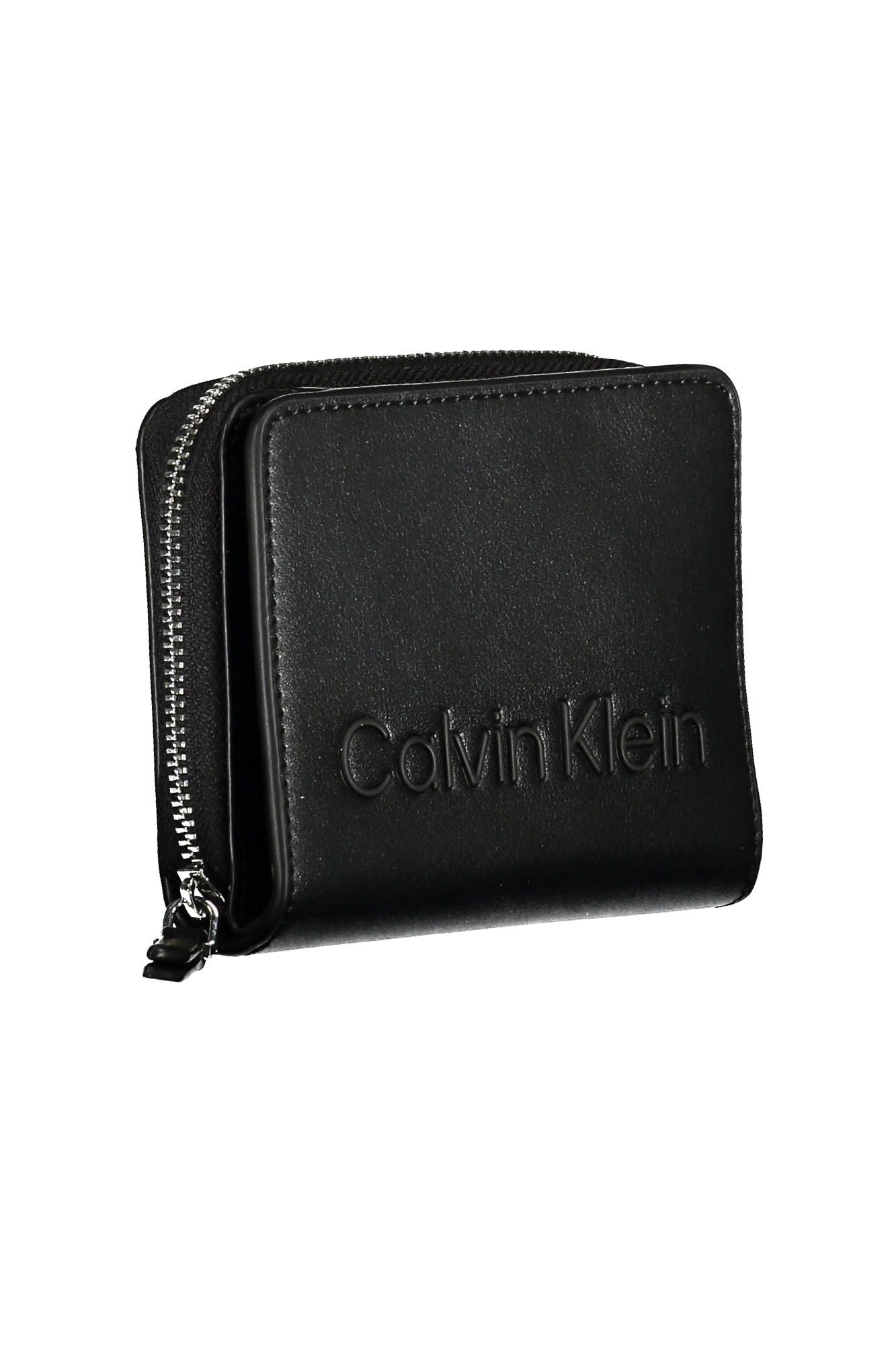 Elegant Zip Wallet with Sleek Card Spaces