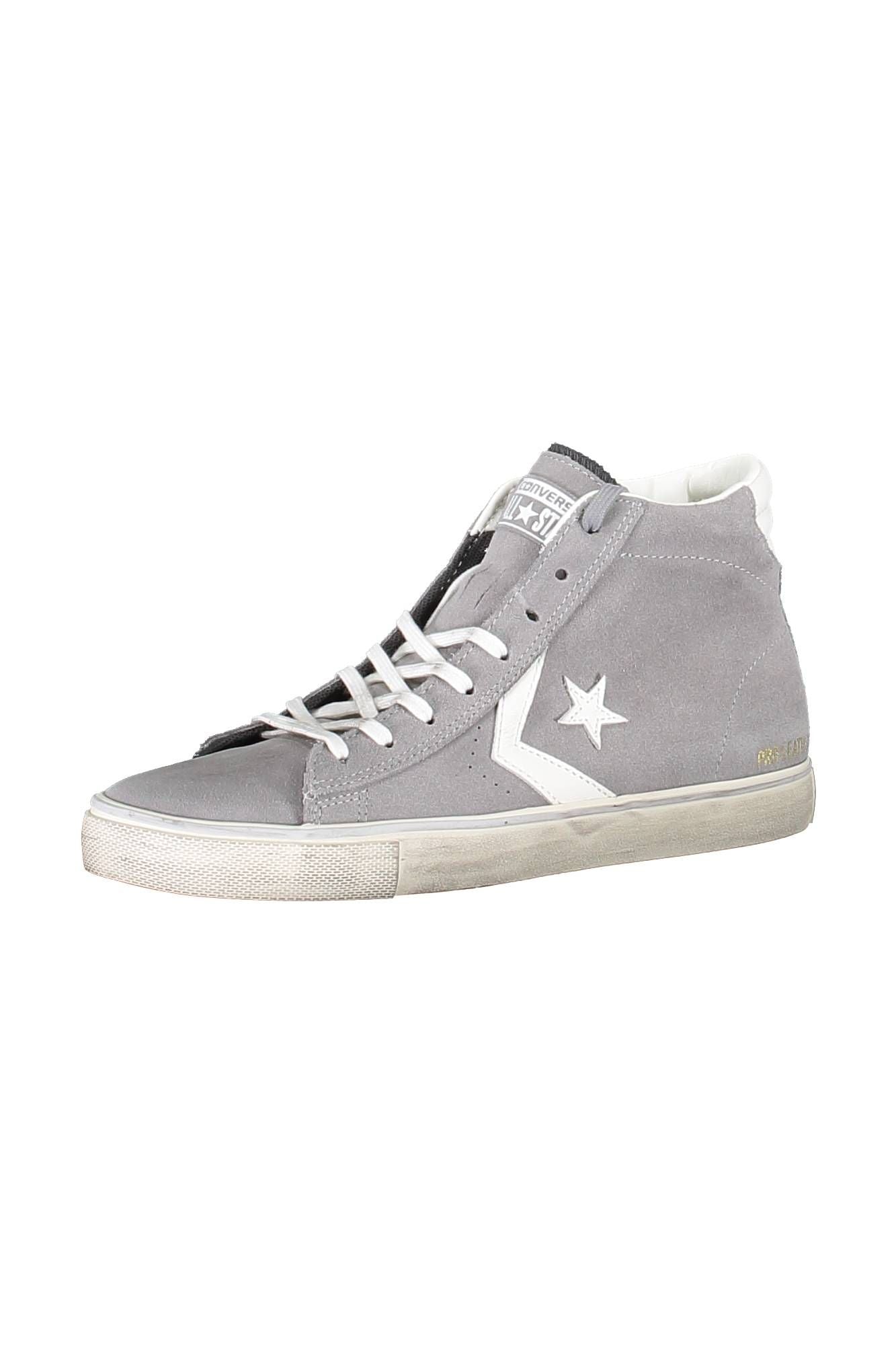 Sleek Gray Leather Sneakers with Contrasting Sole