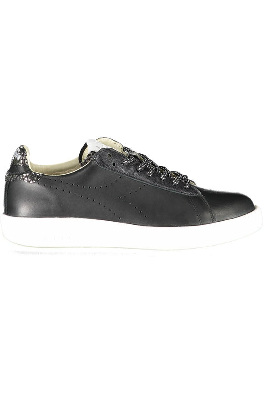 Chic Contrasting Black Sneakers with Logo Accents
