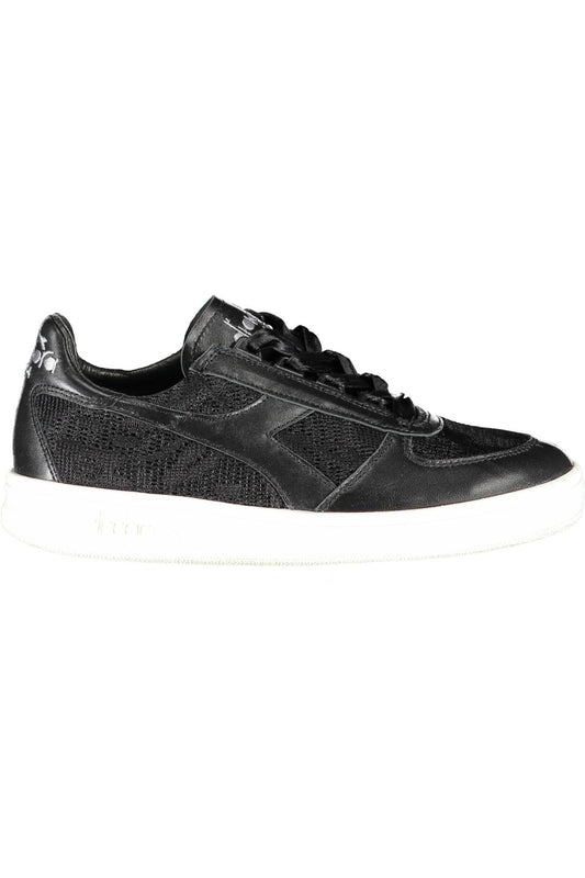 Sleek Black Sports Sneakers with Contrasting Details