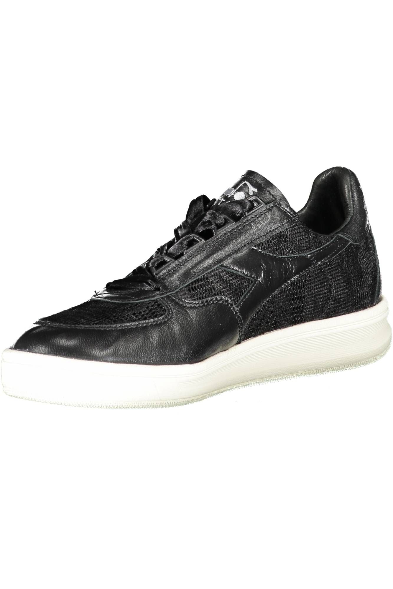 Sleek Black Sports Sneakers with Contrasting Details
