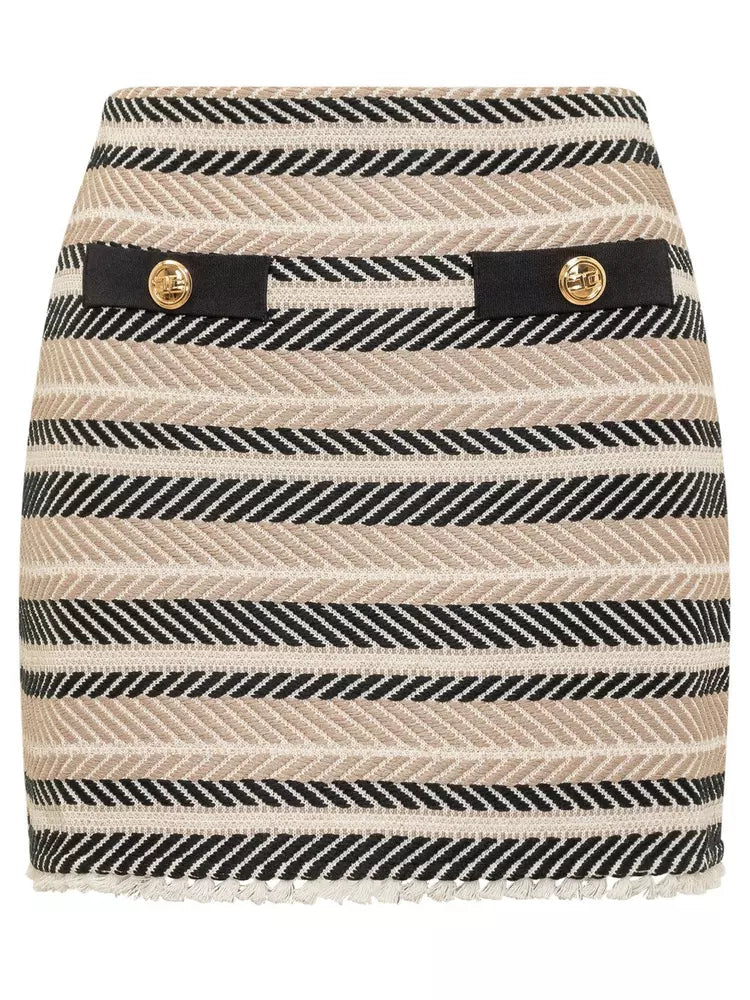 Chic Herringbone Miniskirt with Tufted Hem