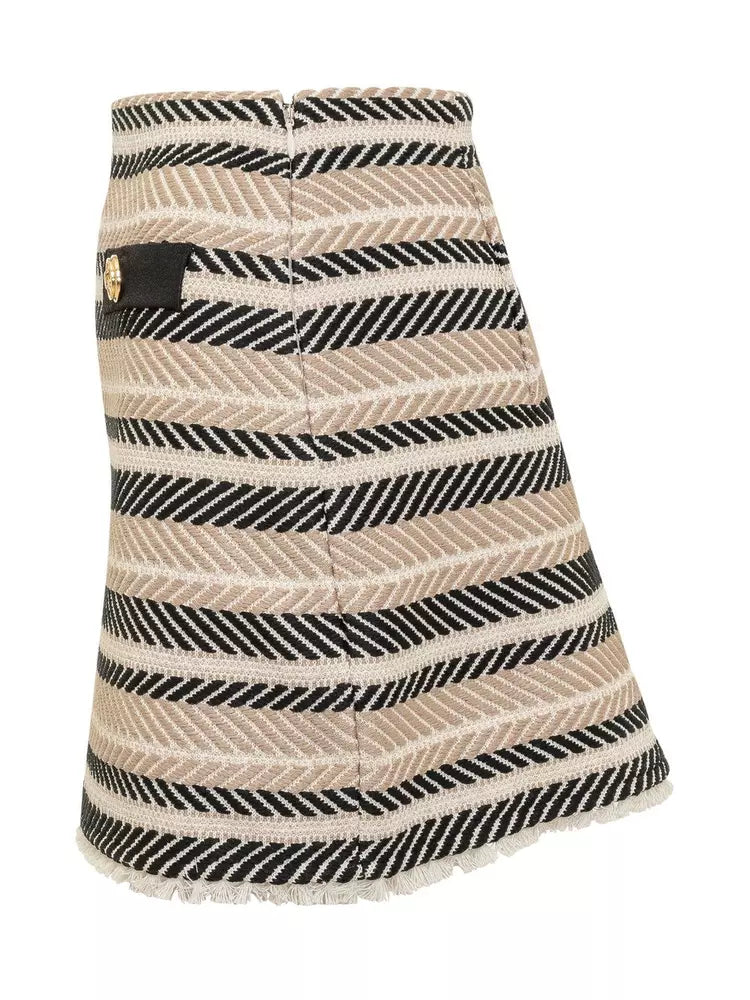 Chic Herringbone Miniskirt with Tufted Hem