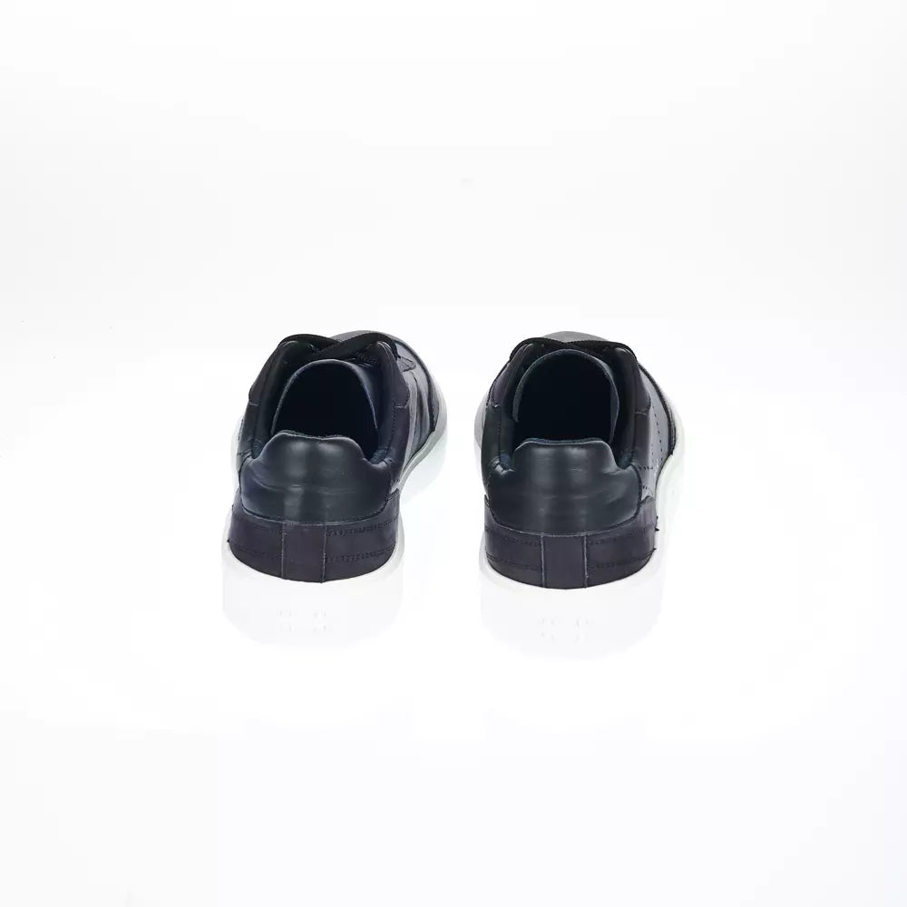 Sleek Black Leather Sneakers with Contrast Sole