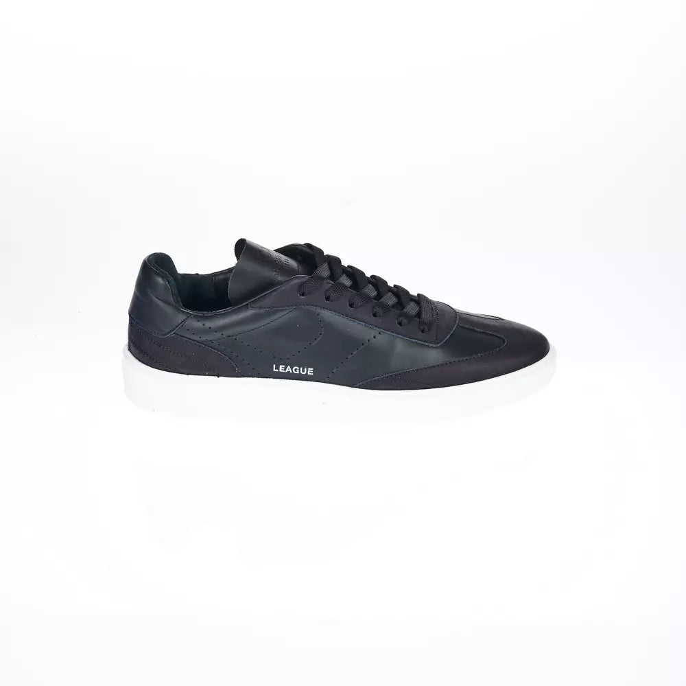 Sleek Black Leather Sneakers with Contrast Sole