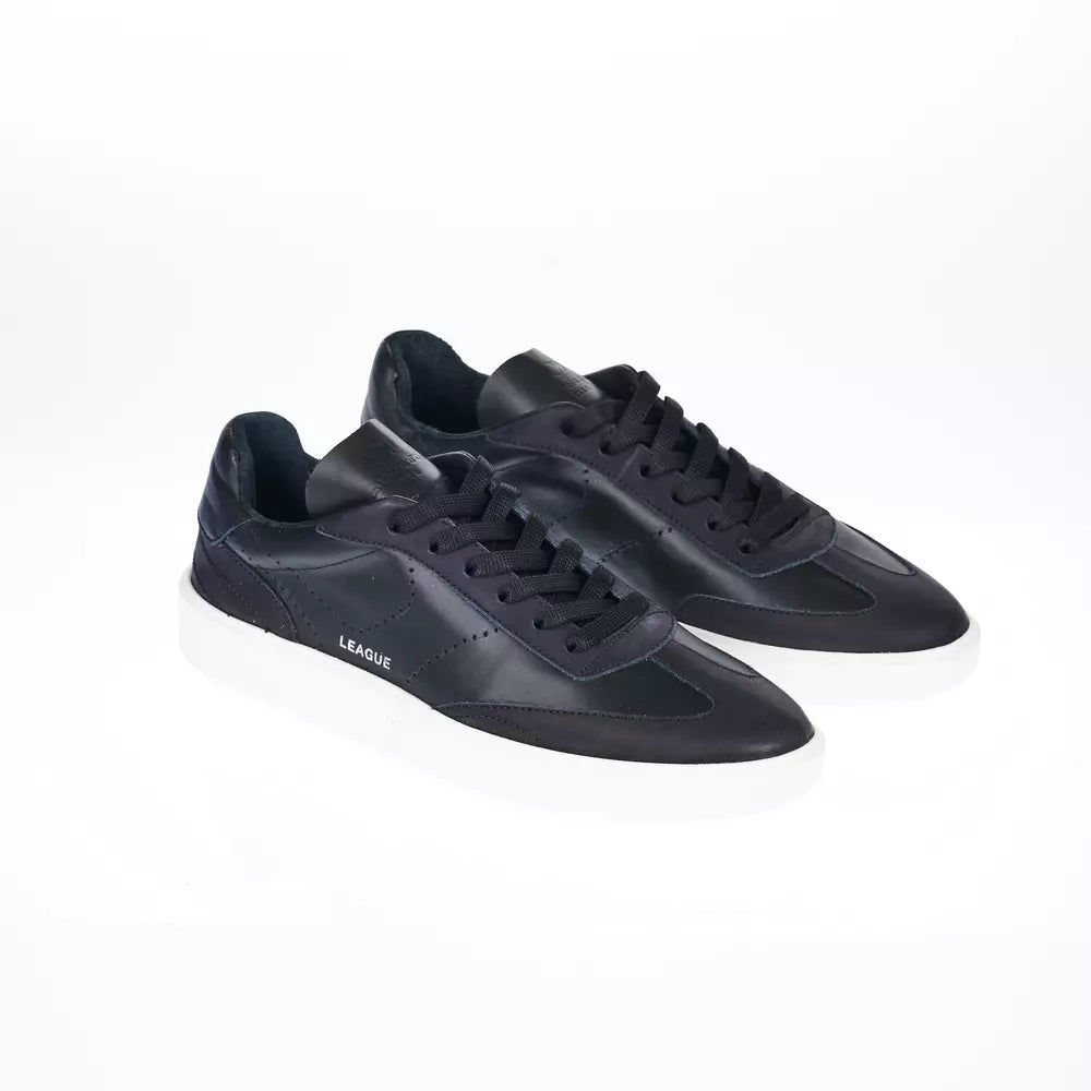 Sleek Black Leather Sneakers with Contrast Sole