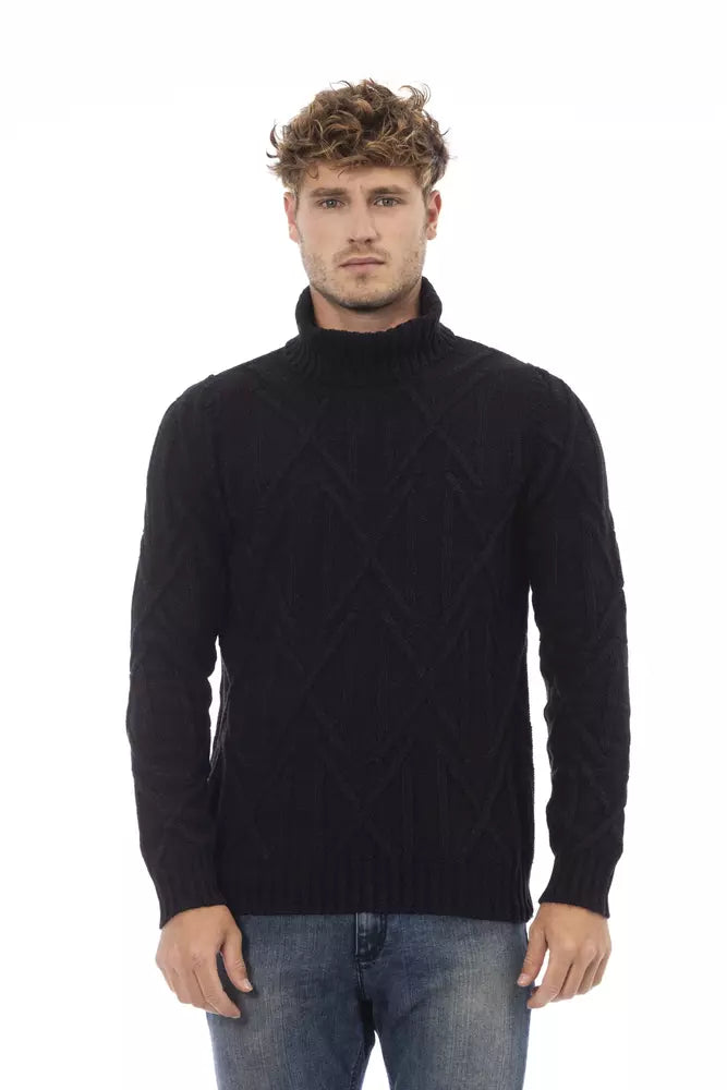 Elegant Turtleneck Sweater in Timeless Black