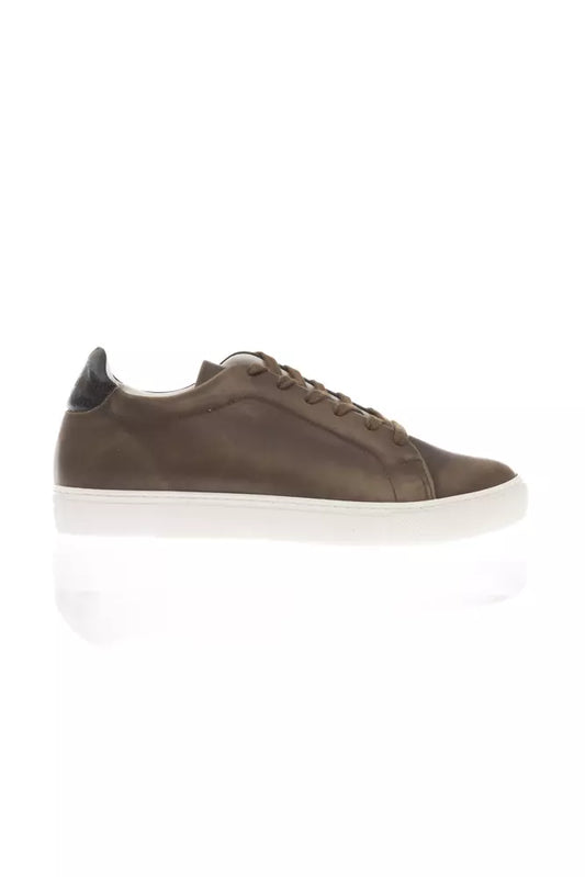 Sleek Monocolor Leather Sneakers