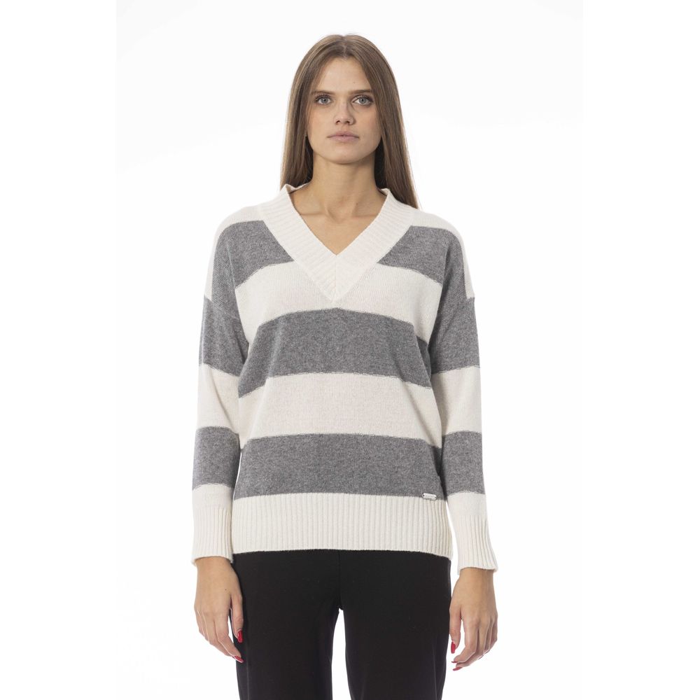 Chic V-Neck Wool-Blend Sweater in Gray