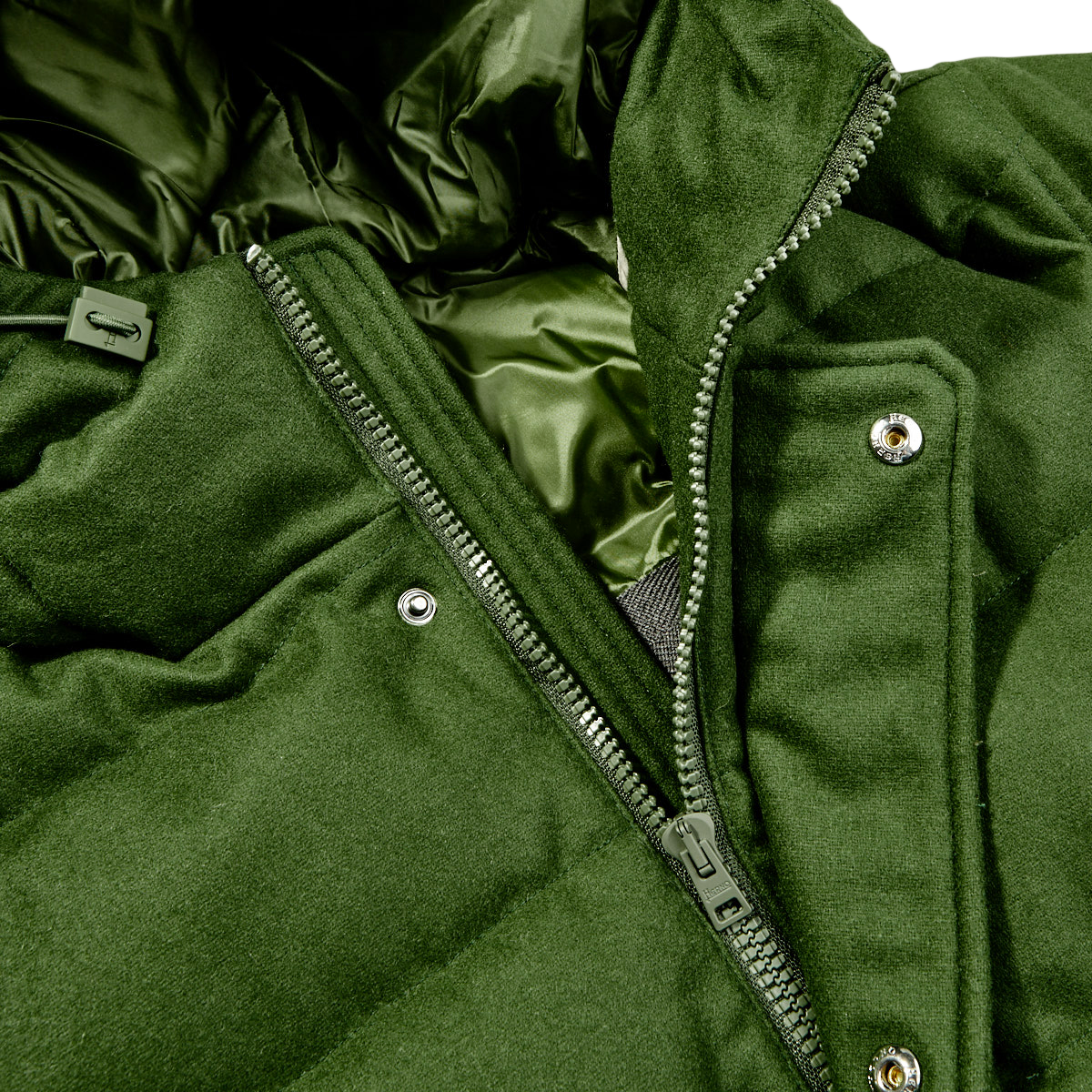 Elegant Green Water-Repellent Down Jacket with Hood