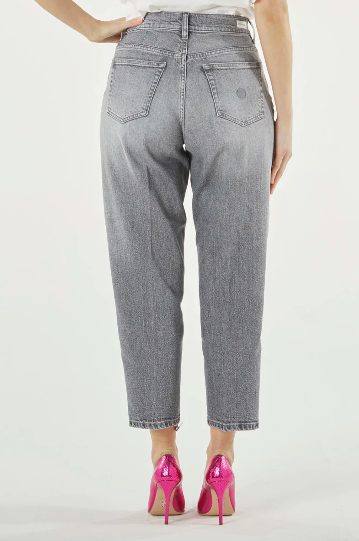 Chic Gray Designer Denim - Elegant & Versatile