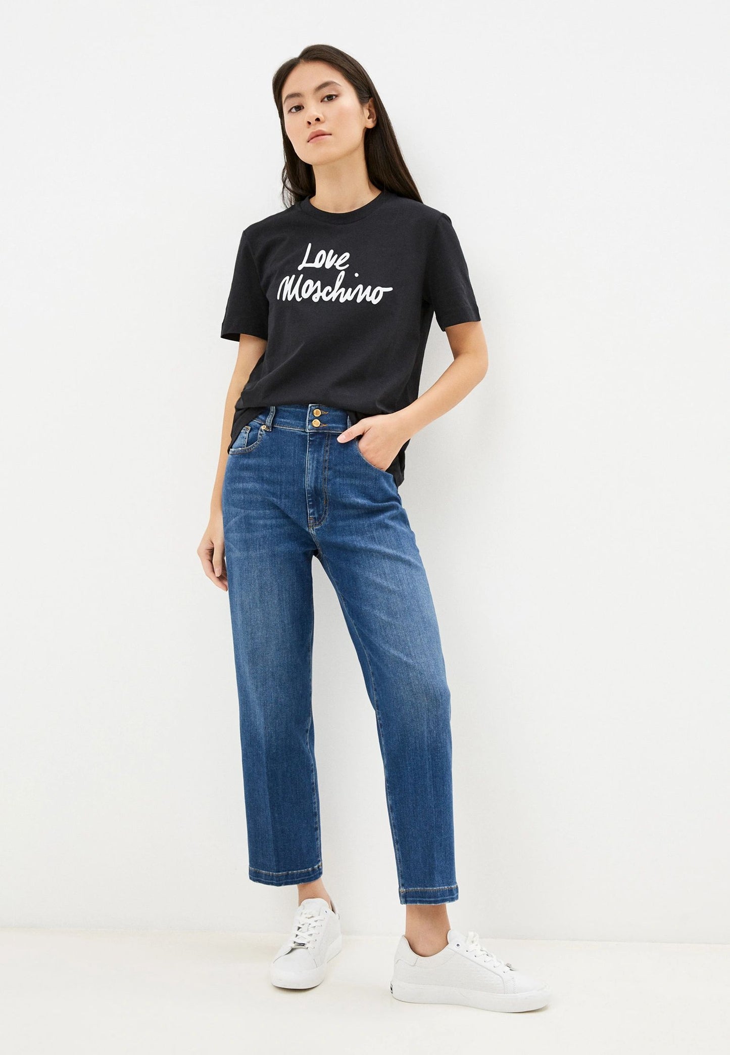 Chic Worn-Look Straight Leg Jeans