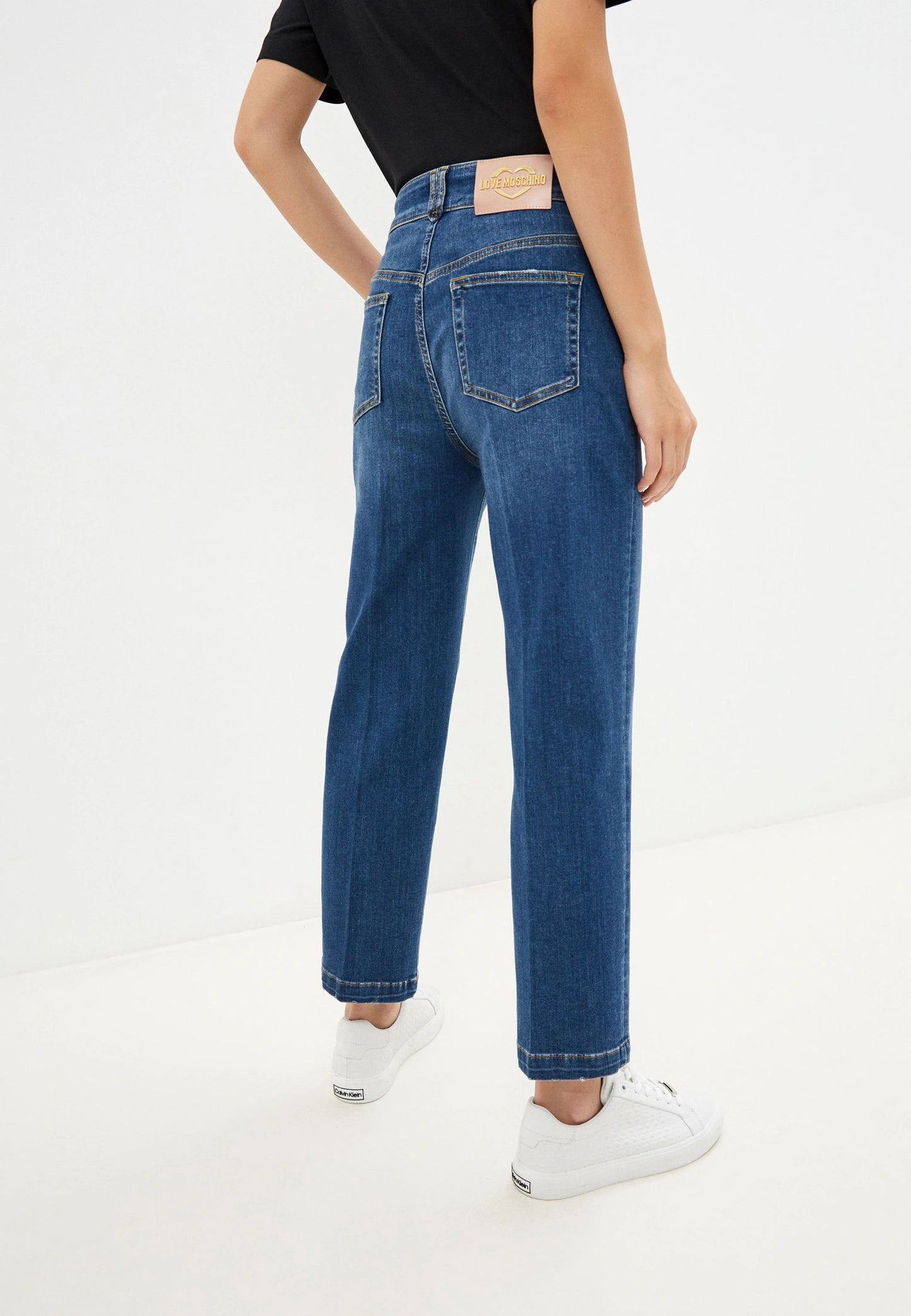 Chic Worn-Look Straight Leg Jeans