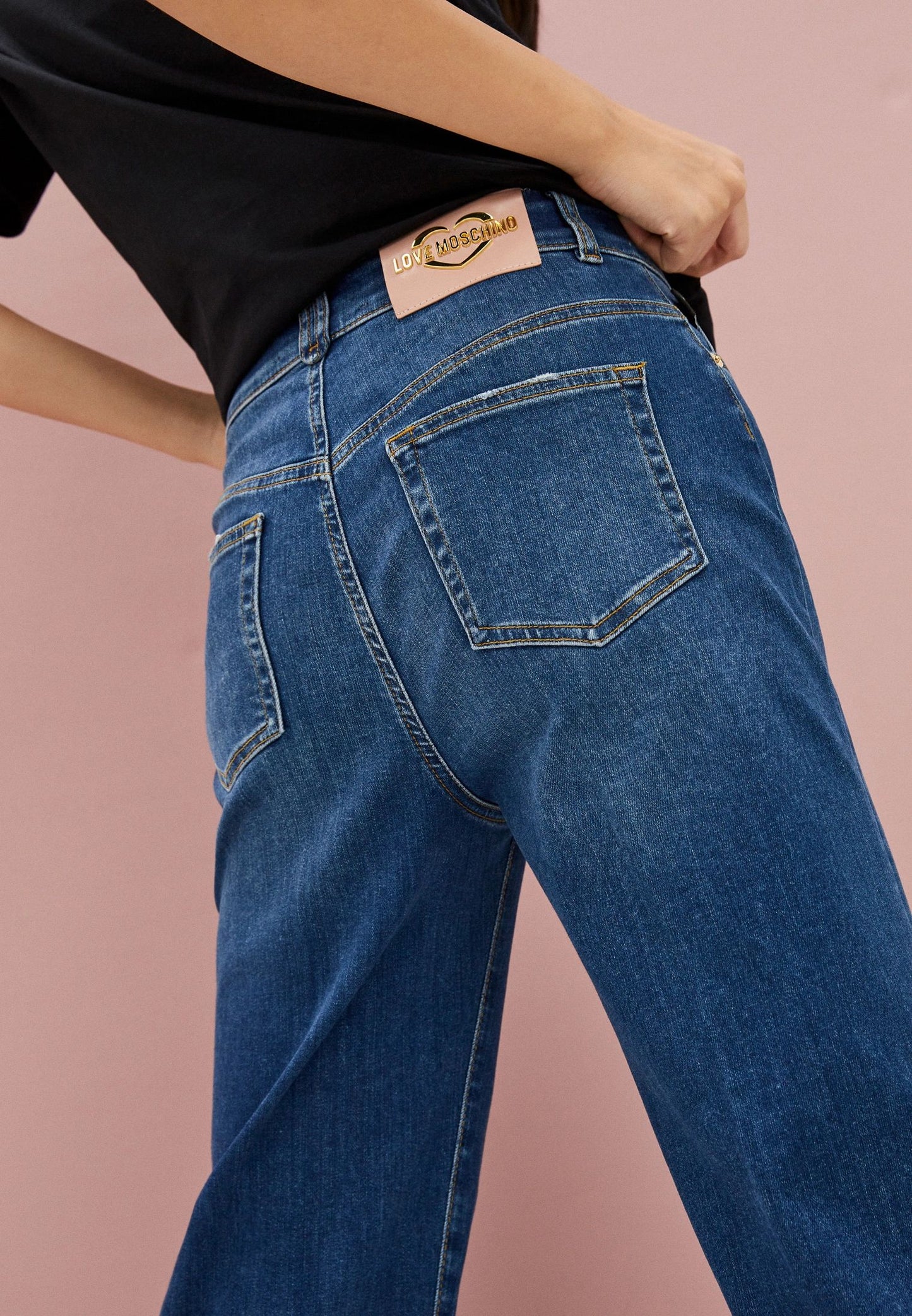 Chic Worn-Look Straight Leg Jeans