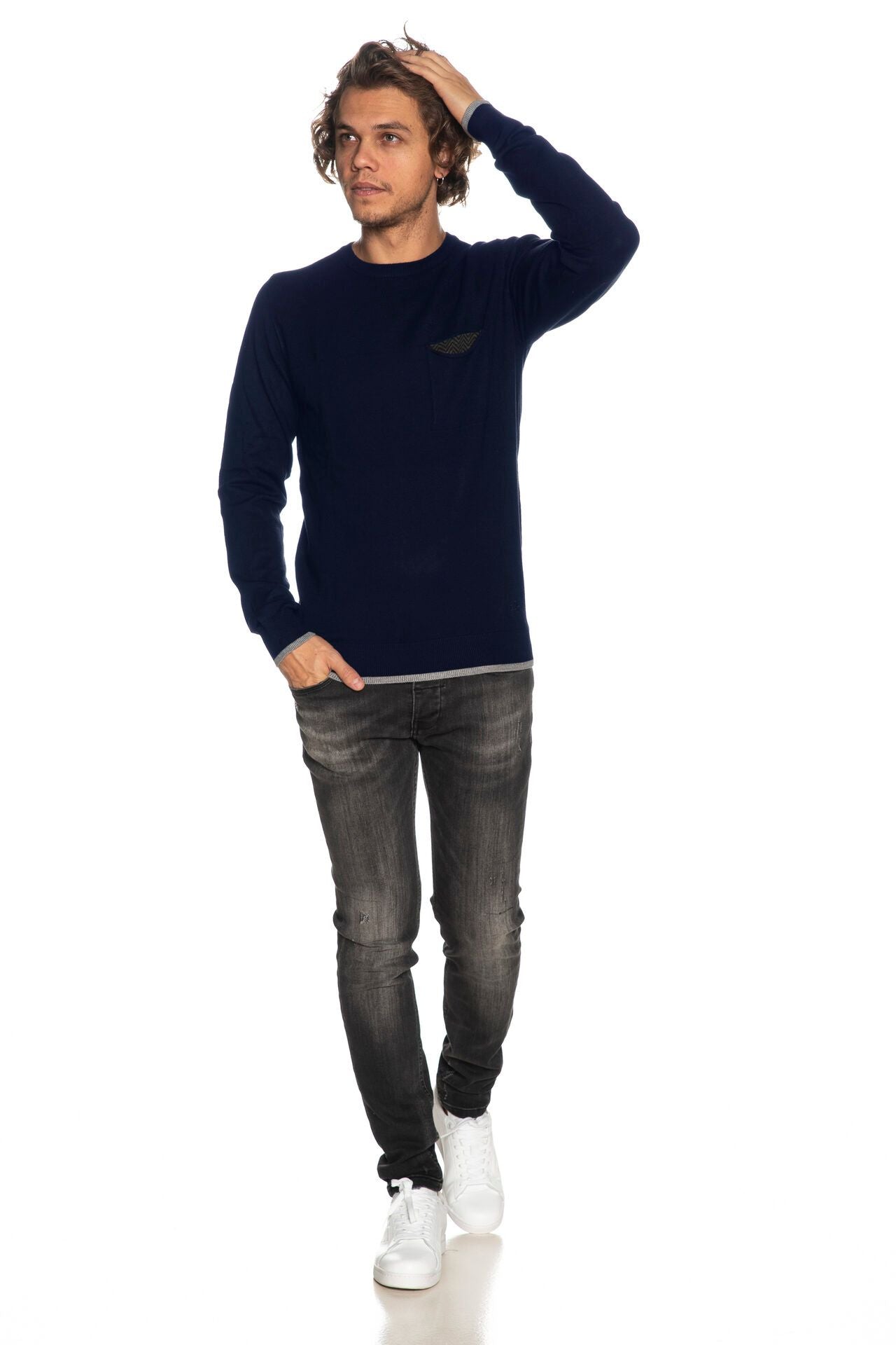 Chic Two-Tone Crewneck Sweater for Men