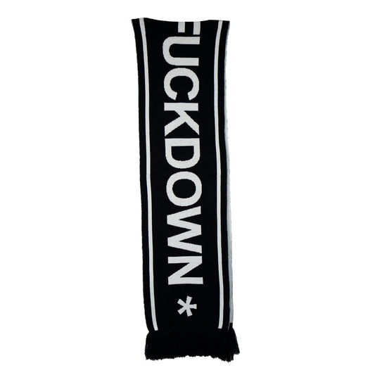 Elegant Jacquard Knit Scarf in Timeless Black