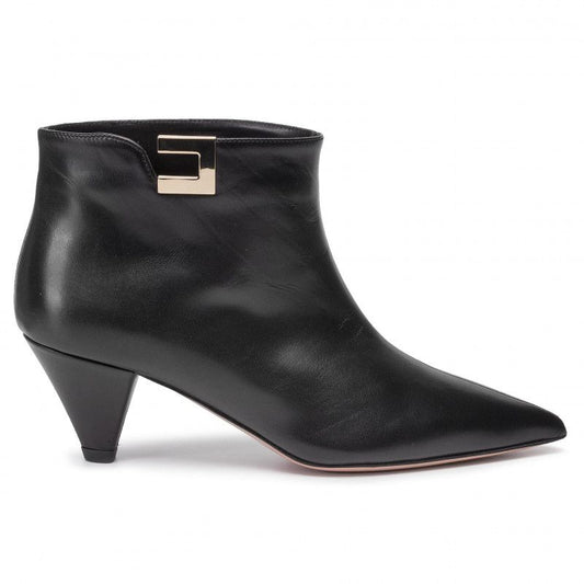 Chic Pointed Ankle Boots with Metallic Emblem