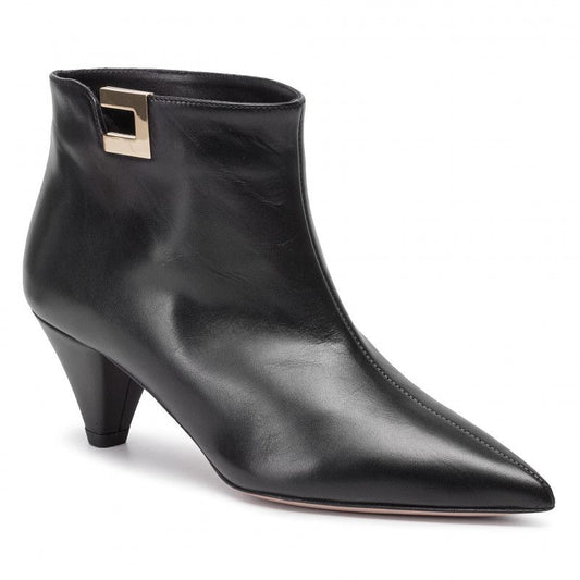 Chic Pointed Ankle Boots with Metallic Emblem