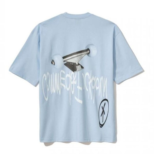 Chic Men's Crew Neck Logo Tee in Light Blue