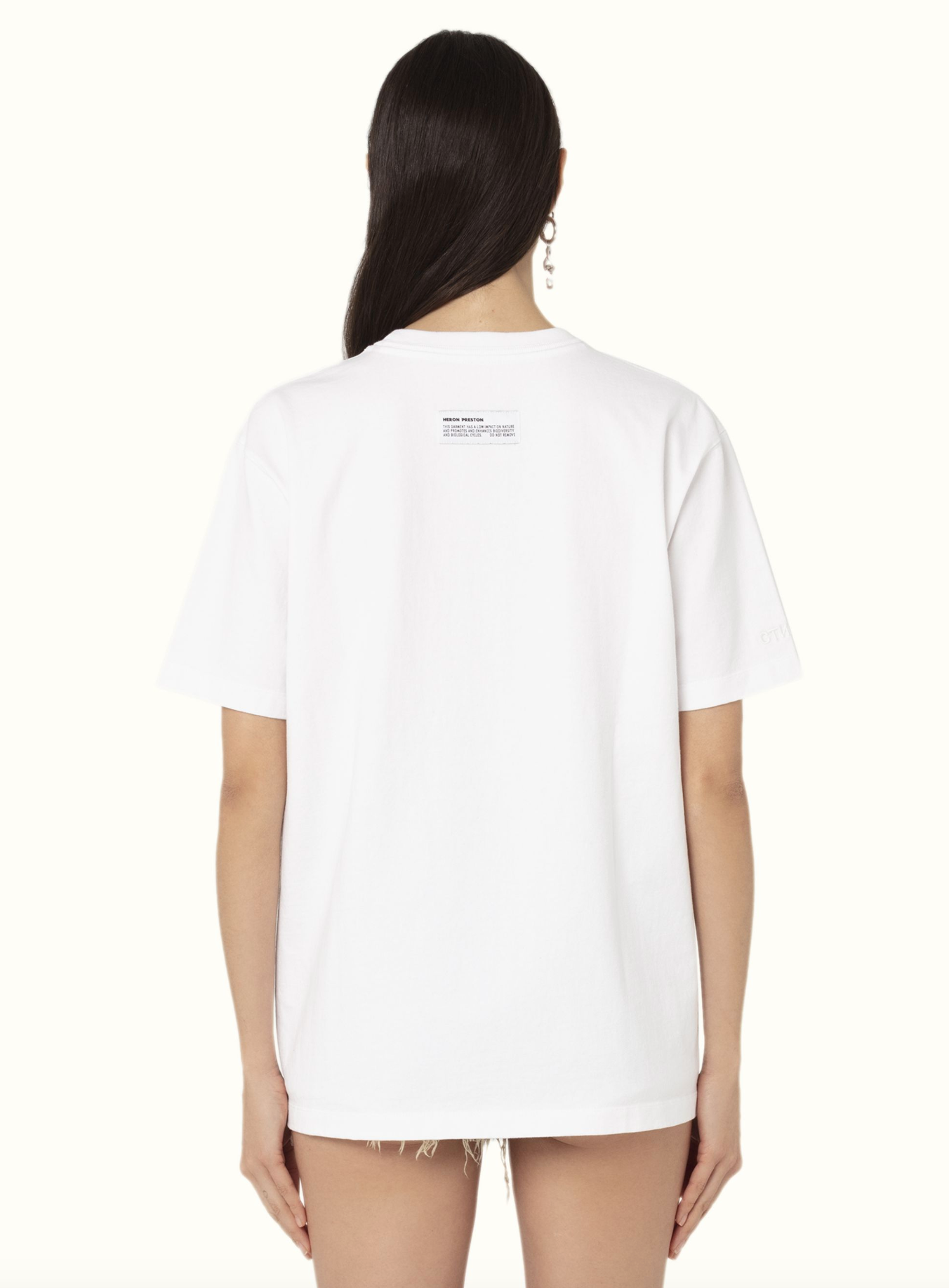 Elevated White Cotton Tee - Timeless Comfort